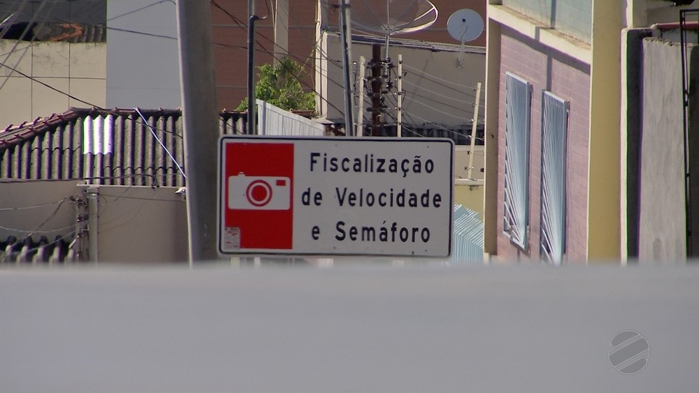 Cuiab tem reduo de 20% no nmero de multas de trnsito  Foto: TV Centro Amrica/Divulgao