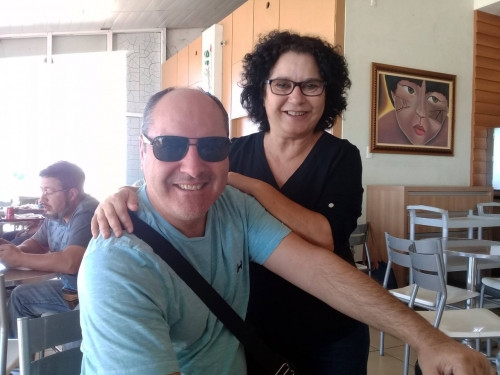 José Nilton e a irmã Nara, atualmente, depois do sufoco da doença e do tranplante: gratidão