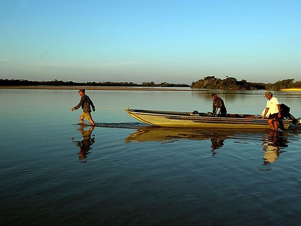 Pesca no rio Araguaia  fonte de renda em Nova Xavantina-MT.