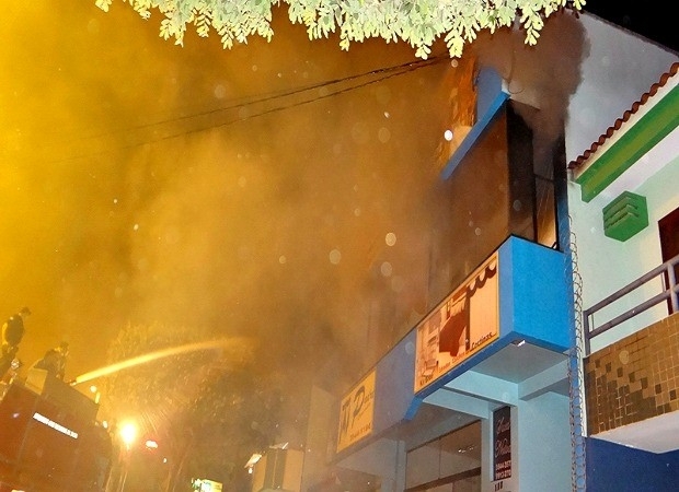 Incndio destruiu mercadorias de empresas em Sorriso, no norte do estado