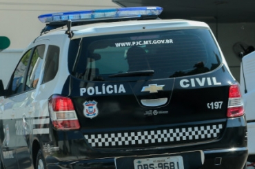 A Polcia Civil encontrou pores de entorpecentes com o rapaz