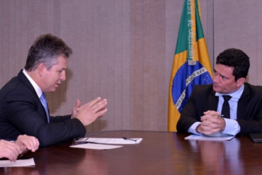 O governador Mauro Mendes e Srio Moro: sada confirmada