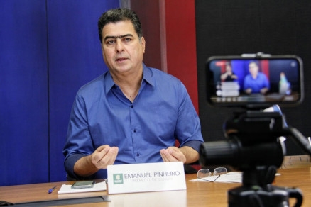 O prefeito Emanuel Pinheiro, que ainda estuda reabertura de bares e restaurantes