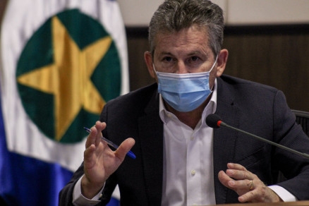 O governador Mauro Mendes, que admitiu que abertura de leitos foi insuficiente