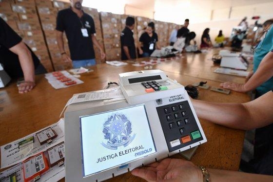 Em novembro, 126 homens e 15 mulheres foram eleitos e reeleitos em Mato Grosso