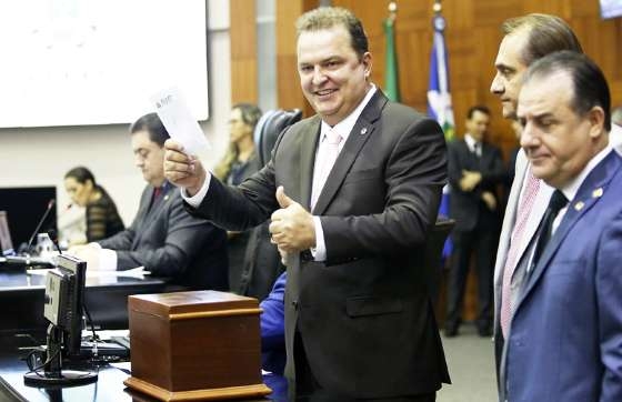Max Russi substitui Eduardo Botelho no comando do Legislativo de Mato Grosso