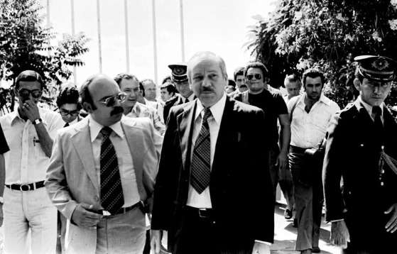 Em 1979, Frederico Campos desembarca no Aeroporto Marechal Rondon, aps viagem a Braslia