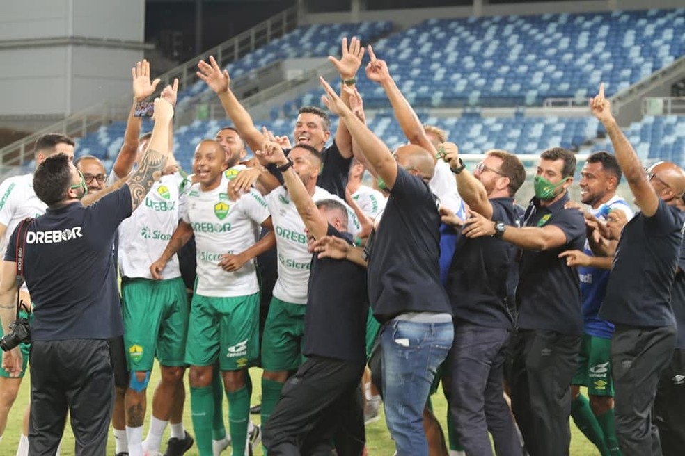 Cuiab celebrou o acesso  Srie A do Brasileiro e recebeu multa do STJD  Foto: Cuiab Esporte Clube