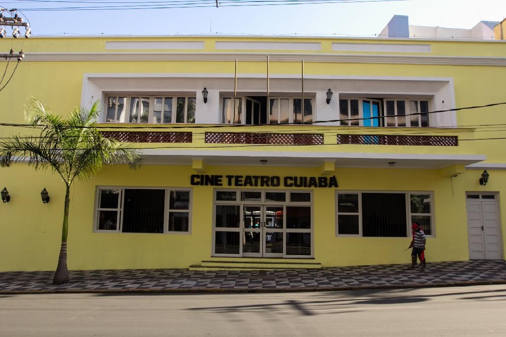 Fachada Cine Teatro - Foto por: Jnior Silgueiro
