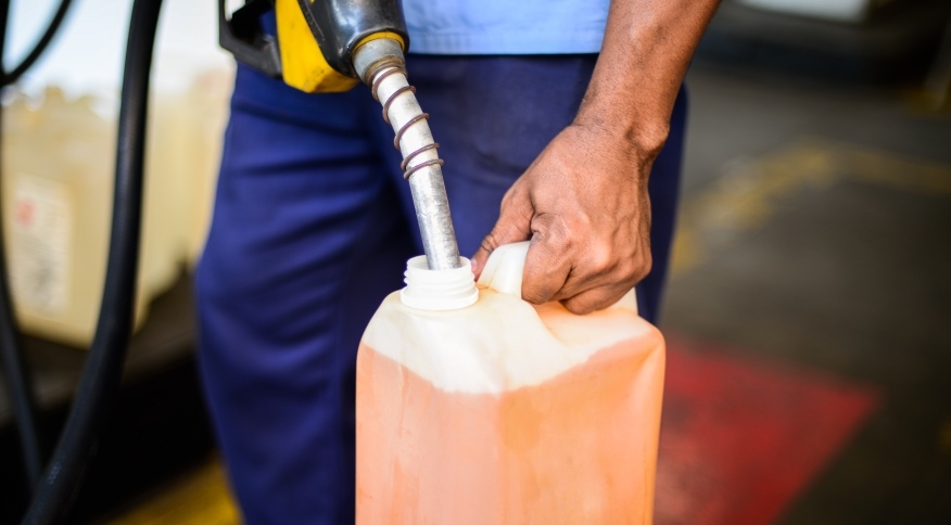 Postos podero entregar gasolina comum ou etanol em domiclio a partir da publicao da medida no Dirio Oficial da Unio