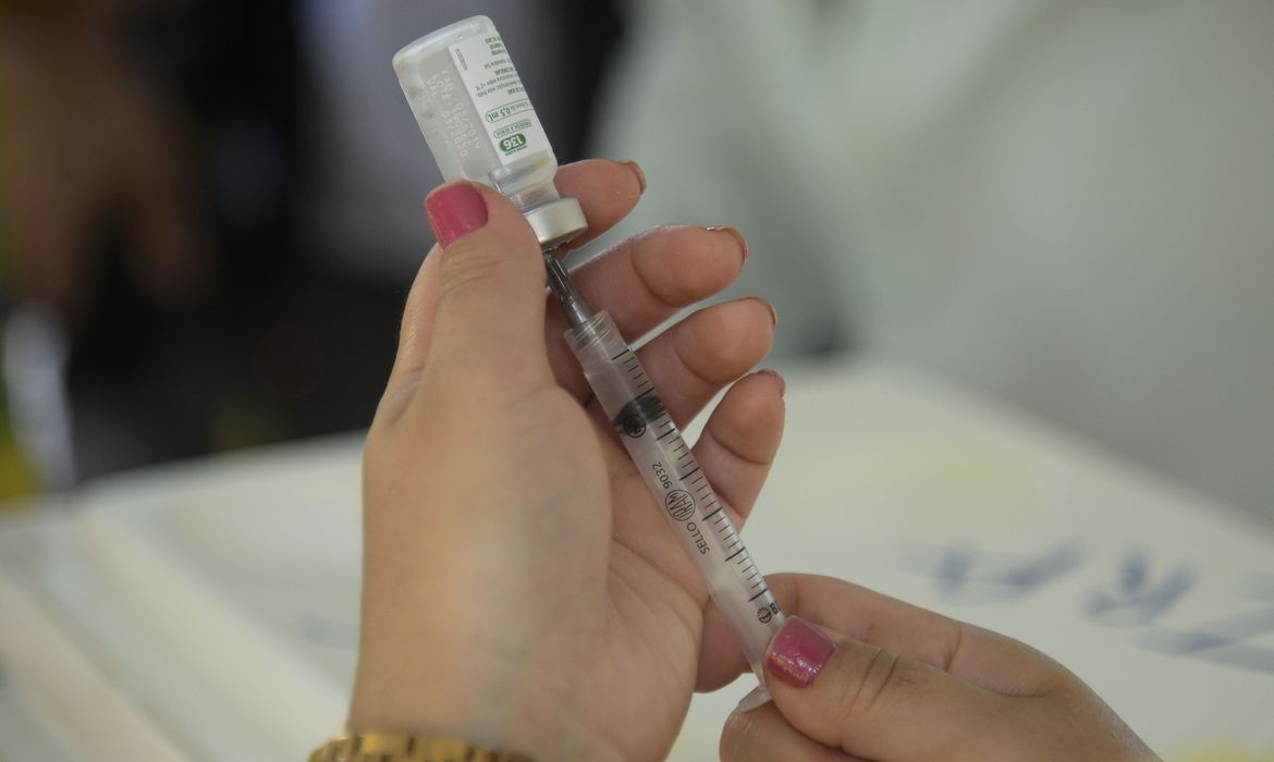 Vacinação contra a Covid-19 em crianças deverá ter início neste mês