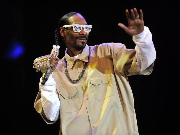 Alm da Noruega, Snoop Dogg j havia sido preso por posse de maconha no Texas em janeiro de 2012