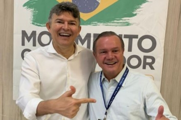 O deputado federal Jos Medeiros ao lado do senador Wellington Fagundes: aliana