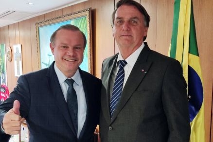 O senador Wellington Fagundes (PL) e o presidente Jair Bolsonaro (PL)