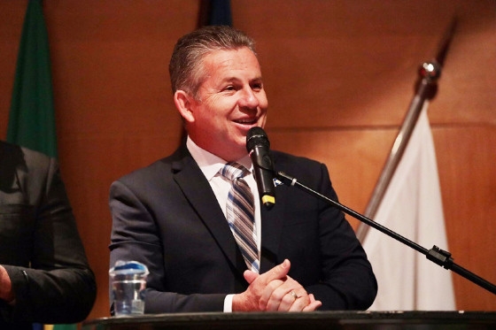 O governador Mauro Mendes, que tenta a reeleio e lidera as pesquisas