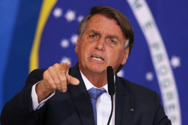 Bolsonaro sempre de fraude nas eleies, mirando as urnas eletrnicas