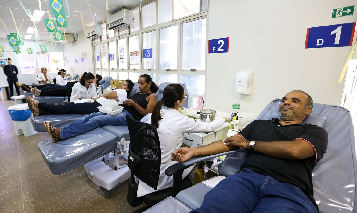 Hemocentro precisa de doadores para repor estoque de sangue em Mato Grosso