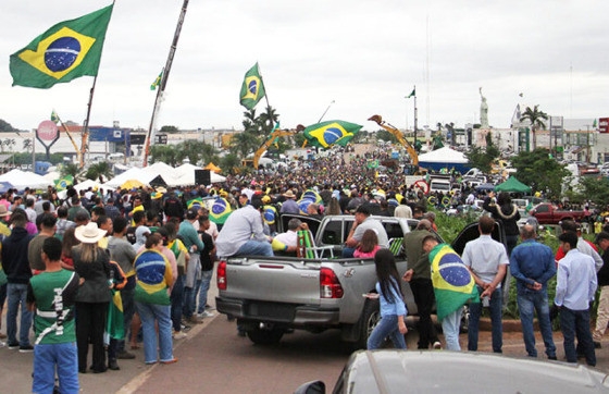 No Norto de Mato Grosso, Sinop registrou os maiores pontos de bloqueio na BR-163; parte dos comerciantes decidiu apoiar manifestao