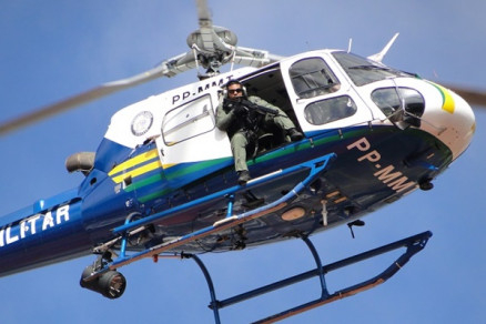 O helicptero guia, do Centro Integrado de Operaes Areas (Ciopaer)