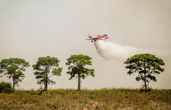 Equipe do Corpo Bombeiros, em combate a incndio no Pantanal de Mato Grosso