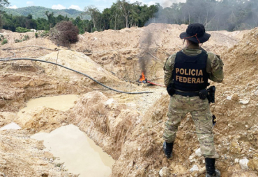 Em agosto, a PF deflagou a Operao Rainha do Sarar, retirando garimpeiros da terra