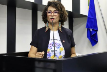 A vereadora Edna Sampaio, autora do requerimento