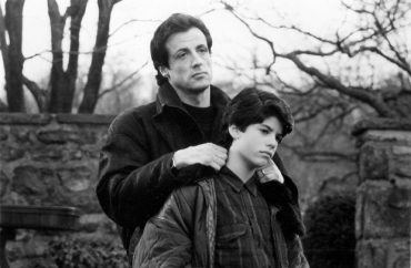 Sylvester Stallone e Sage Stallone, ainda criana, no set de gravaes do filme 