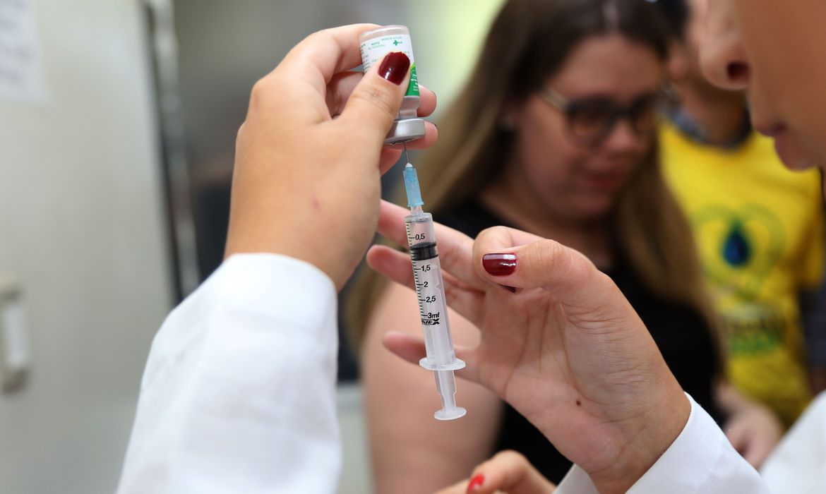 Mutiro de vacinao  realizado neste sbado (1) em Cuiab