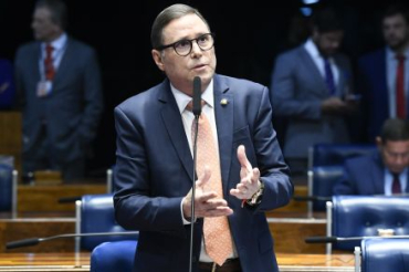 O senador interino Mauro Carvalho criticou a prorrogao da votao