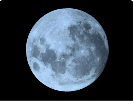 O termo Lua azul  devido ao fato no muito comum de ter duas luas cheias no mesmo ms  Foto: Divulgao/Observatrio Heller & Jung