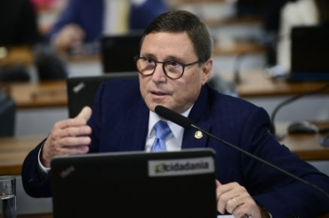 O senador interino, Mauro Carvalho, que voltou a criticar o ministro Carlos Fvaro