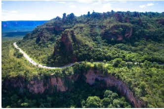 Nos momentos em que a rodovia estiver aberta,  necessrio respeitar a sinalizao e o limite de velocidade de 40 km/h