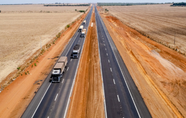 Somente na BR-163, em Mato Grosso, passam cerca de 70 mil carretas diariamente, segundo a Rota Oeste