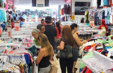 Apesar das quedas nos ndices, os valores ainda seguem acima dos 100 pontos, o que demonstra um certo nvel de otimismo por parte dos consumidores