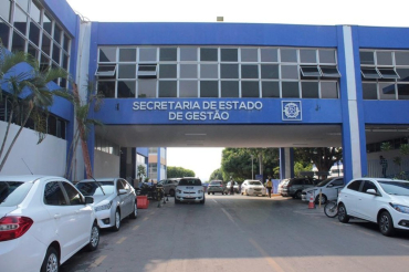 A medida busca impedir preju�zos financeiros aos servidores p�blicos e assegurar eventuais ressarcimentos pelas consignat�rias