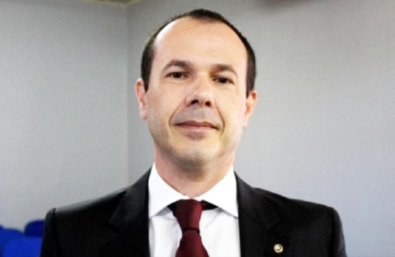 O juiz da Comarca de Vila Rica (1.259 km a Nordeste de Cuiab), Ivan Lcio Amarante, na mira da PF e do STF