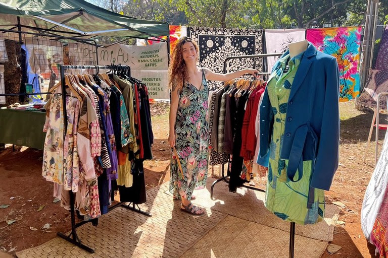 Microempreendedora individual, Alauany Christine, em sua atividade de vendas de roupas, em Braslia/ DF. Foto: Rafael Carvalho