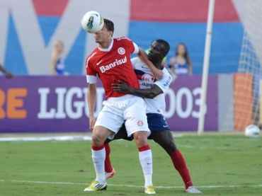 Inter e Bahia fizeram um bom jogo em Salvador e empataram por 1 a 1