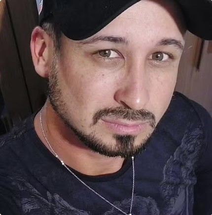 Flvio Roberto da Mata Pereira, de 33 anos, est internado no Hospital So Benedito, em Cuiab (MT)  Foto: Reproduo