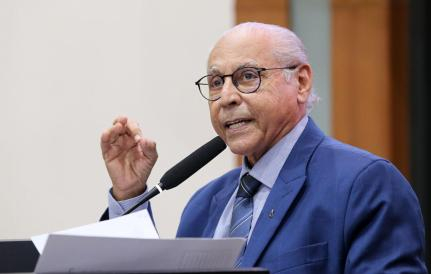 O deputado estadual J�lio Campos, que teve assessor parlamentar exonerado ap�s opera��o em Cuiab�