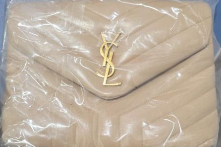 Uma das bolsas recuperadas pela Pol�cia Civil; item est� avaliado em R$ 25 mil