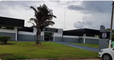 As envolvidas foram encaminhadas � Central de Flagrantes. Segundo o boletim, ela seguia exaltada e amea�ou voltar ao local para atear fogo na casa. � Foto: Pol�cia Civil de MT