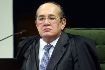O ministro Gilmar Mendes, que viajou para Bras�lia em avi�o de empresa de Vorcaro
