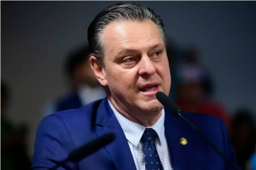 O senador e ex-ministro Carlos F�varo: poss�veis irregularidades apontadas pelo TCU