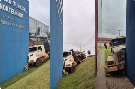 Ainda conforme a PM, o ve�culo subiu na cal�ada em uma esquina e bateu contra o pr�dio, causando danos � estrutura p�blica e � pr�pria carreta.