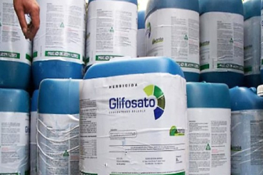 O herbicida, considerado de alto risco para a sa�de de trabalhadores e ao Meio Ambiente, � um dos mais usados nas lavouras do pa�s, o que inclui Mato Grosso.