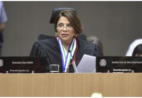 A desembargadora Juanita Cruz da Silva Clait Duarte, que assinou decis�o