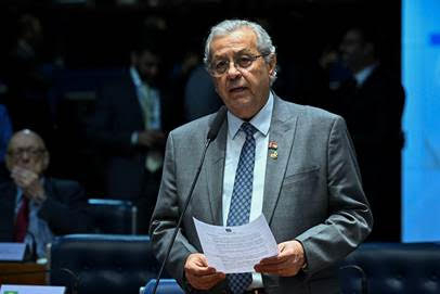 O senador Jayme Campos diz que � necess�rio um rumo para o pr�-candidatos terem certeza de que v�o disputar
