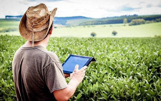 Agricultor em Mato Grosso tem, em m�dia, 51 anos, forma��o universit�ria, propriedades conectadas � internet