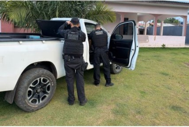 Agentes da Pol�cia Civil cumprem ordens judiciais durante a Opera��o Ganatum II